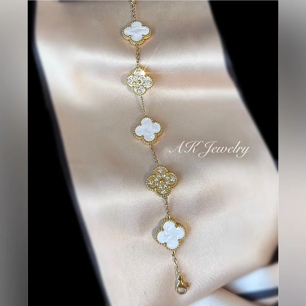 💎18k LUXURY Clover 5 Motif Bracelet, White Mother of Pearl Color GP
